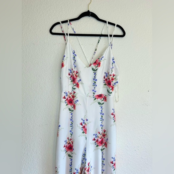 Forever 21 Women's Floral Print Wide-Leg
Jumpsuit in White , MEDIUM - Picture 10 of 17